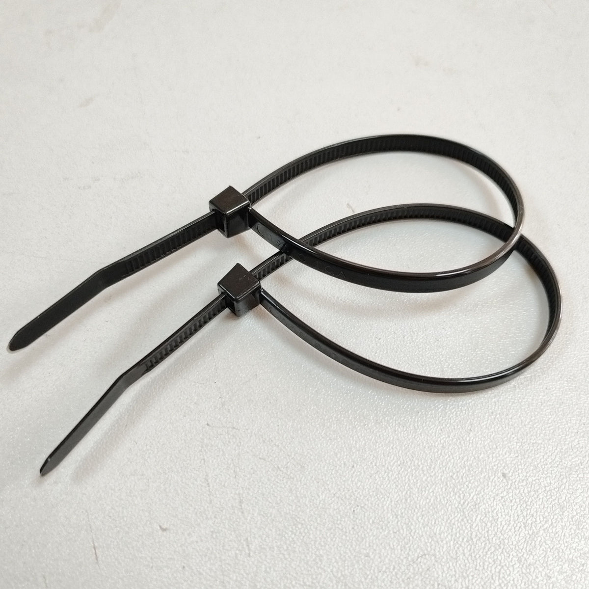 HellermannTyton T50R PA66HS Cable Ties 200mm x 4.6mm - Black Heat-Resistant Zip Ties (100 Pack)