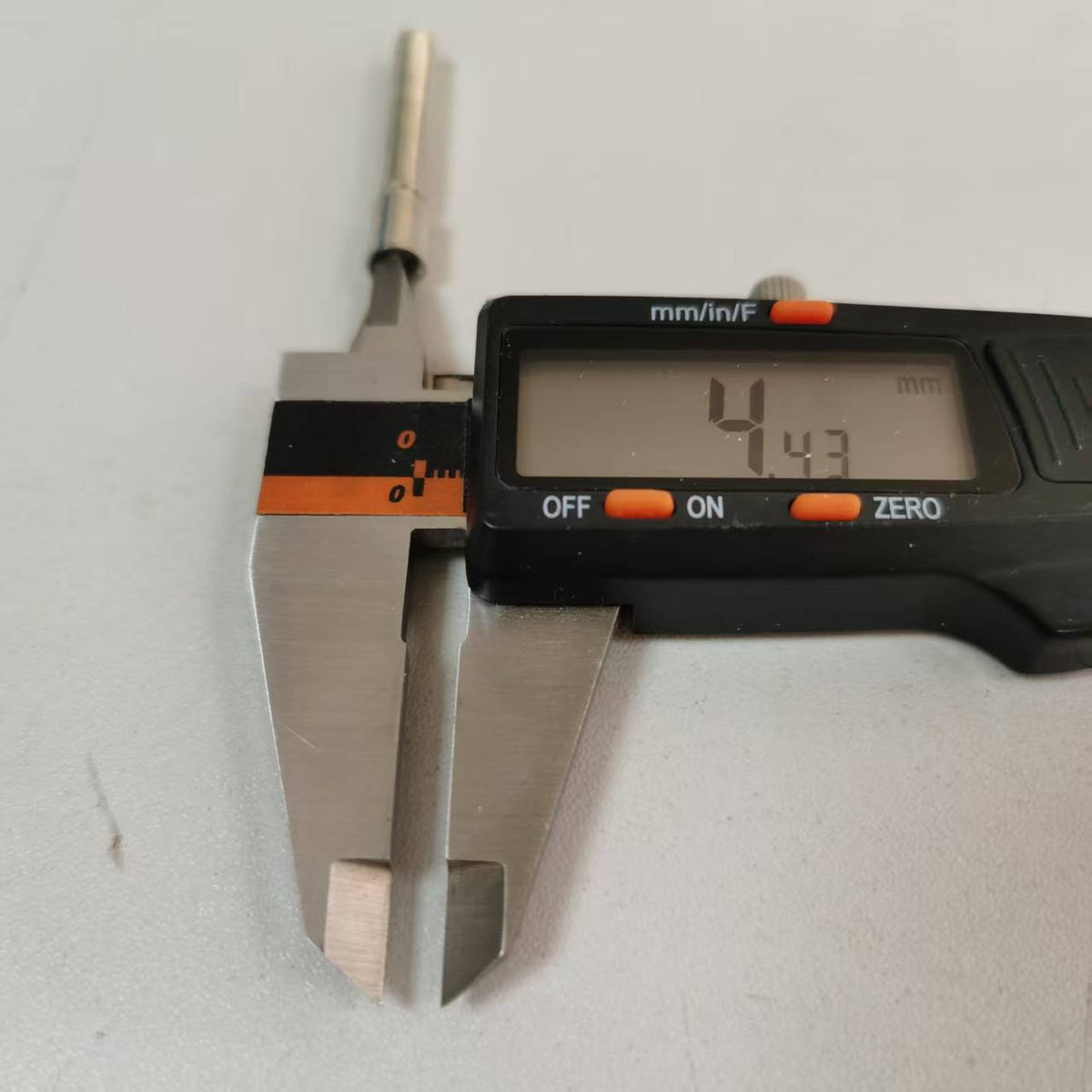 Heavy-Duty Solar PV Connector for 16mm²(6 AWG) Cable - MC4 Compatible Photovoltaic Terminal (Pair)