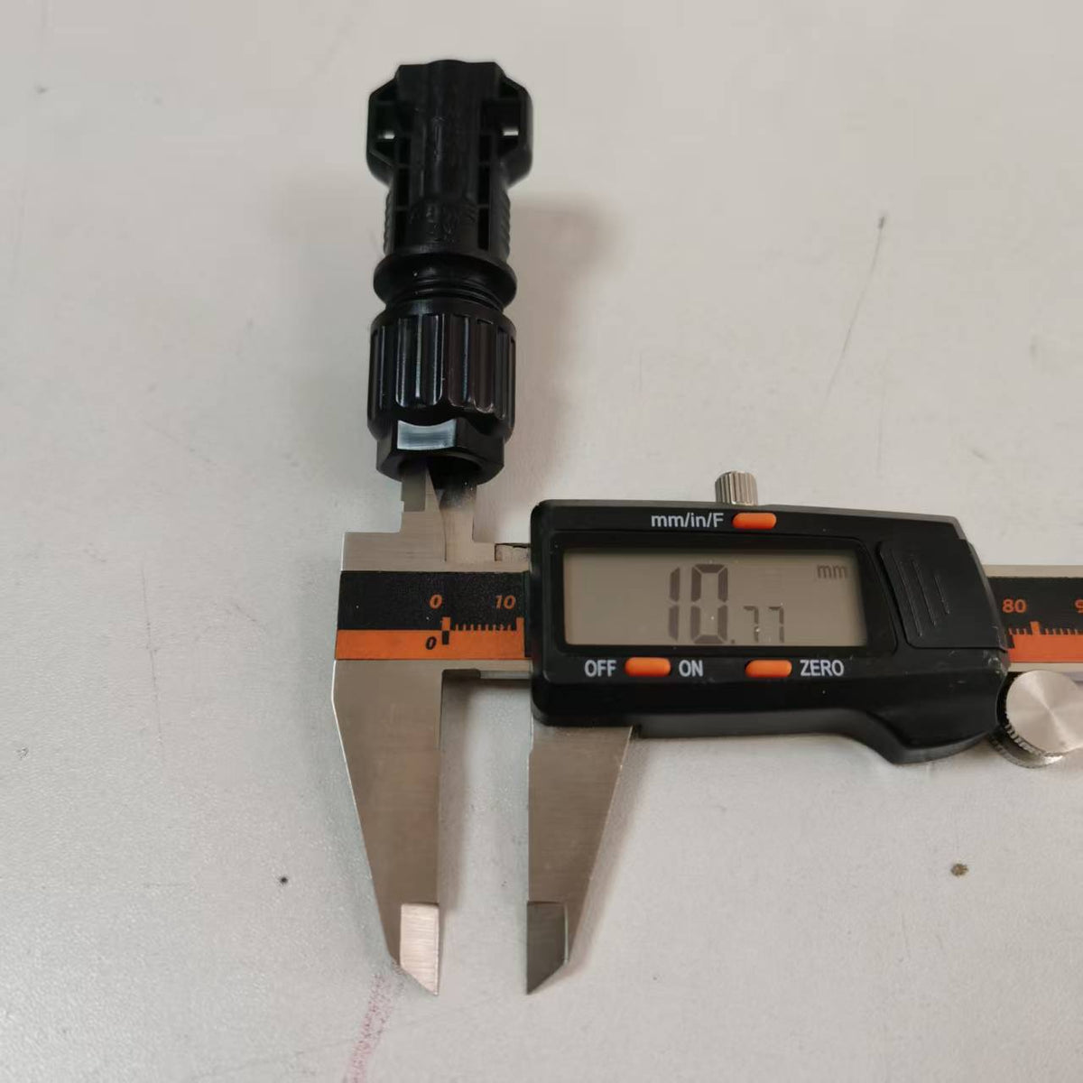 Heavy-Duty Solar PV Connector for 16mm²(6 AWG) Cable - MC4 Compatible Photovoltaic Terminal (Pair)
